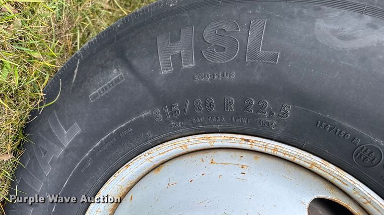 image for item EA2019 1999 International 2674 vacuum truck