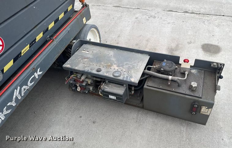 image for item EA2089 Skyjack SJ4626 scissor lift