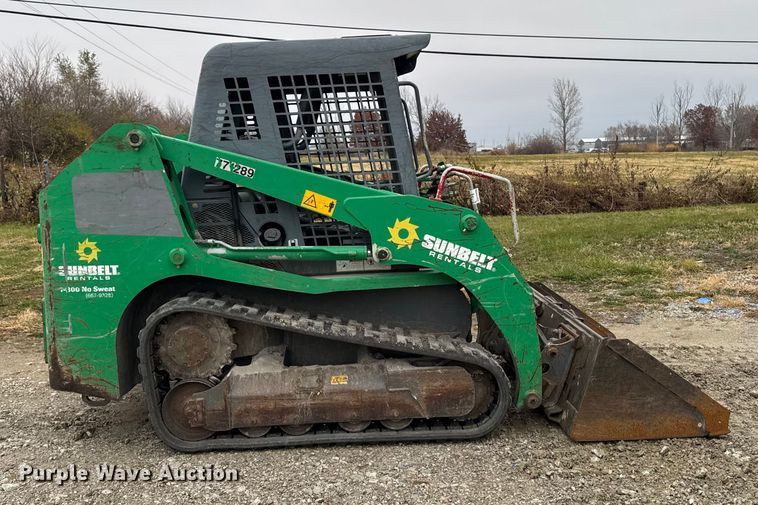 MINI CARGADOR SOBRE ORUGAS 2015 TAKEUCHI TL8