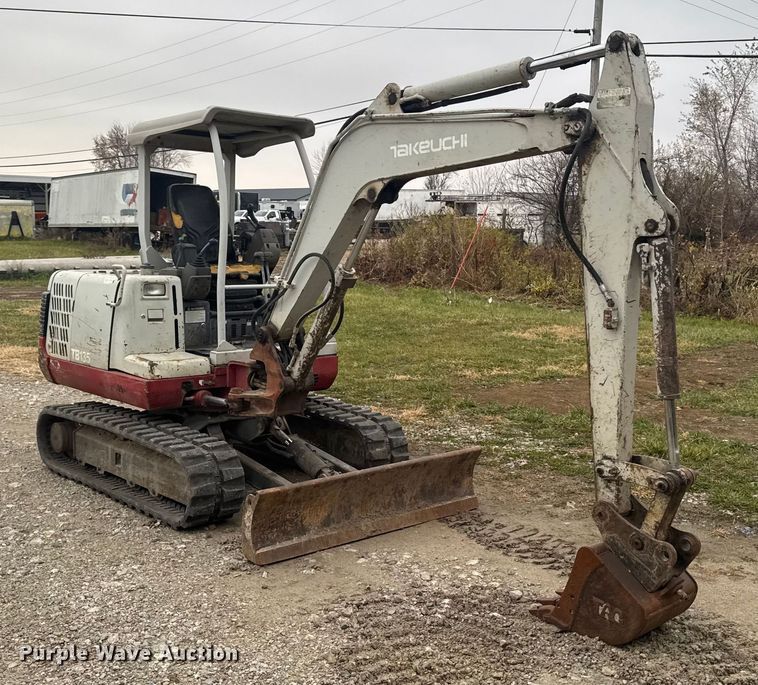 EXCAVADORA 2006 TAKEUCHI TB135