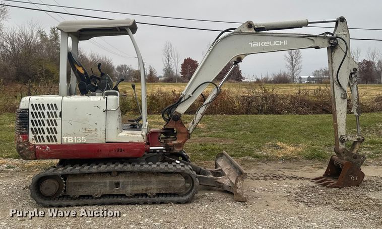 EXCAVADORA 2006 TAKEUCHI TB135