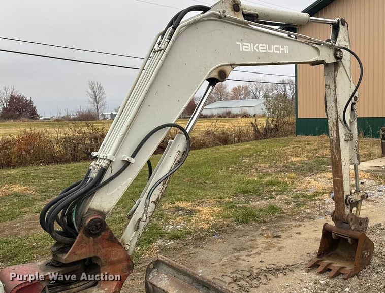 image for item EA2091 2006 Takeuchi TB135 mini excavator