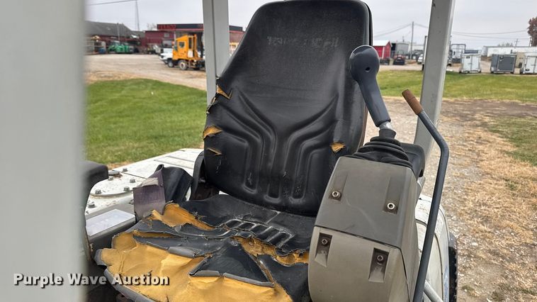 image for item EA2091 2006 Takeuchi TB135 mini excavator