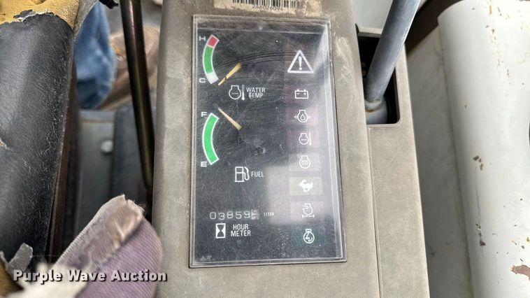 image for item EA2091 2006 Takeuchi TB135 mini excavator