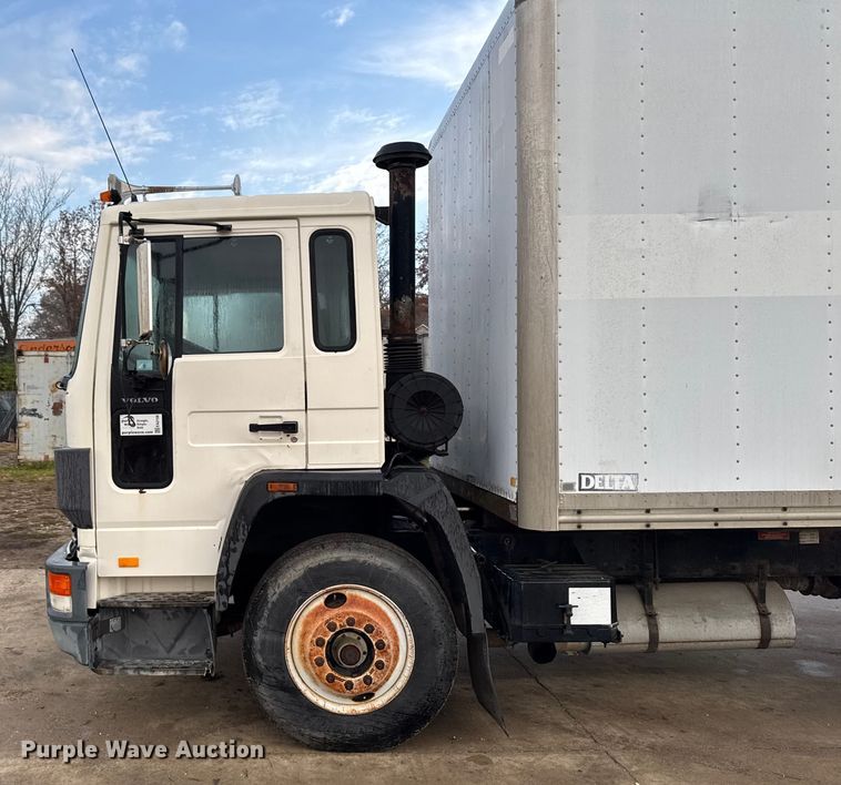 image for item EA2108 1993 Volvo FE box truck