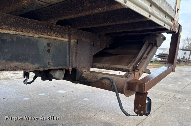 image for item EA2108 1993 Volvo FE box truck