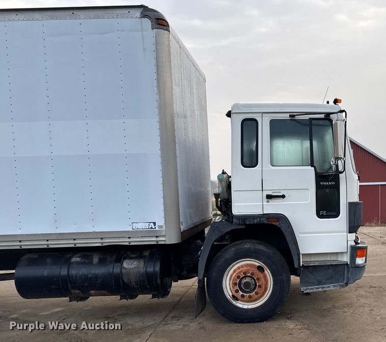 image for item EA2108 1993 Volvo FE box truck