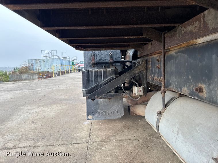 image for item EA2108 1993 Volvo FE box truck