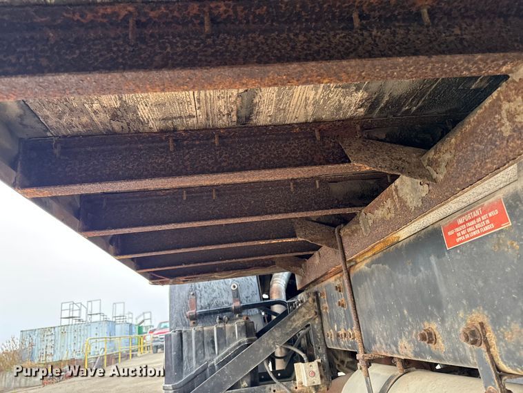 image for item EA2108 1993 Volvo FE box truck