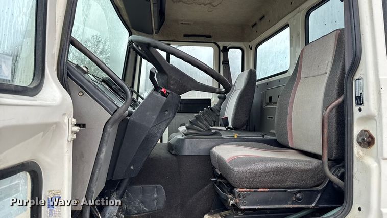 image for item EA2108 1993 Volvo FE box truck