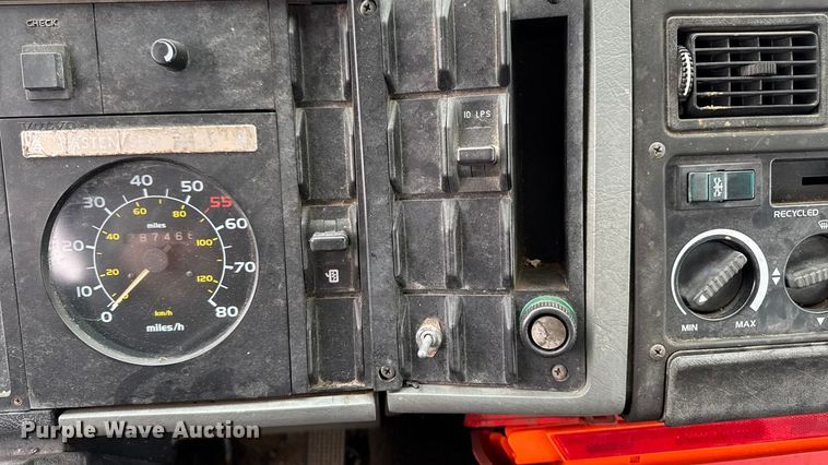 image for item EA2108 1993 Volvo FE box truck