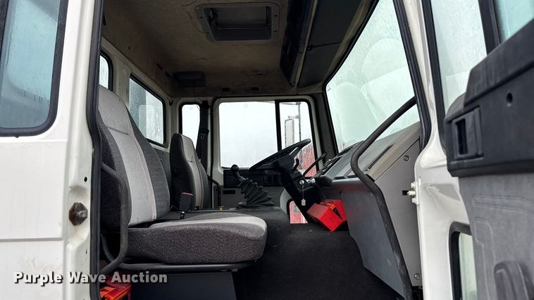 image for item EA2108 1993 Volvo FE box truck