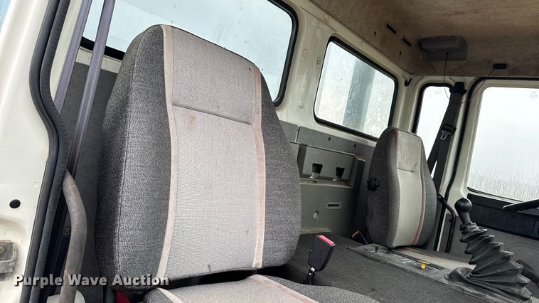 image for item EA2108 1993 Volvo FE box truck