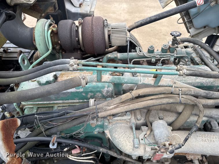 image for item EA2108 1993 Volvo FE box truck