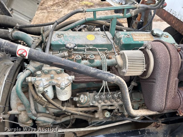 image for item EA2108 1993 Volvo FE box truck