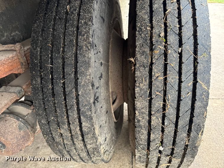 image for item EA2108 1993 Volvo FE box truck