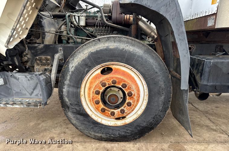 image for item EA2108 1993 Volvo FE box truck