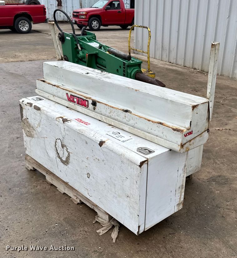 image for item EA2110 (3) toolboxes