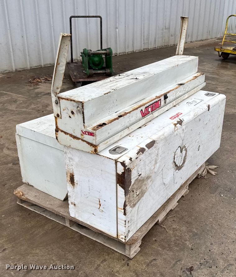 image for item EA2110 (3) toolboxes