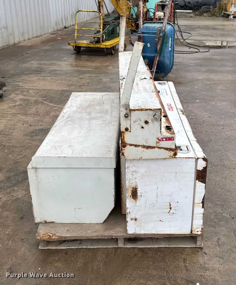 image for item EA2110 (3) toolboxes