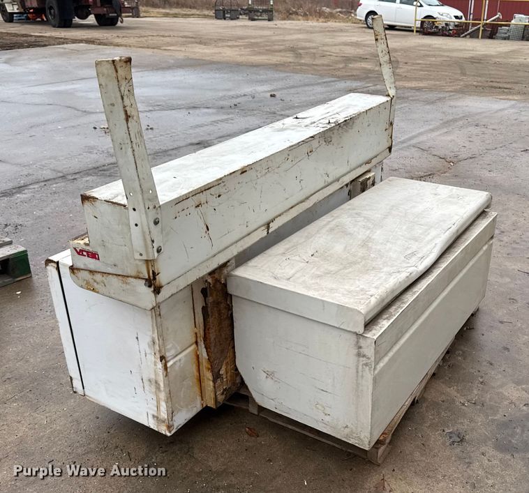 image for item EA2110 (3) toolboxes