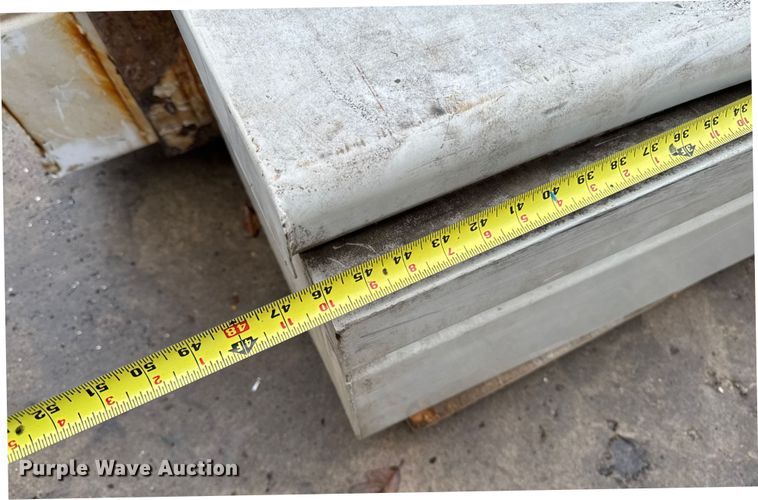 image for item EA2110 (3) toolboxes