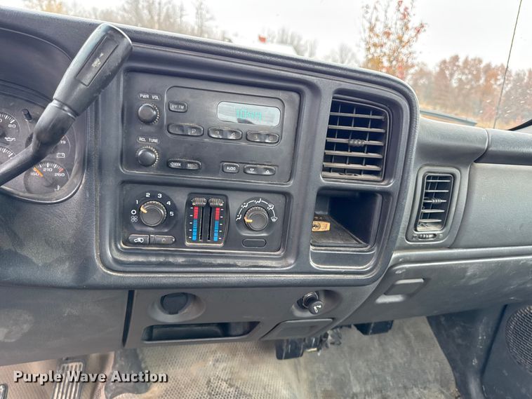 image for item EA2113 2006 Chevrolet Silverado 1500 pickup truck