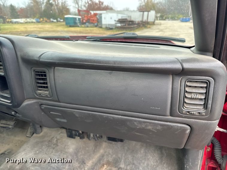 image for item EA2113 2006 Chevrolet Silverado 1500 pickup truck