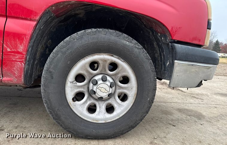 image for item EA2113 2006 Chevrolet Silverado 1500 pickup truck