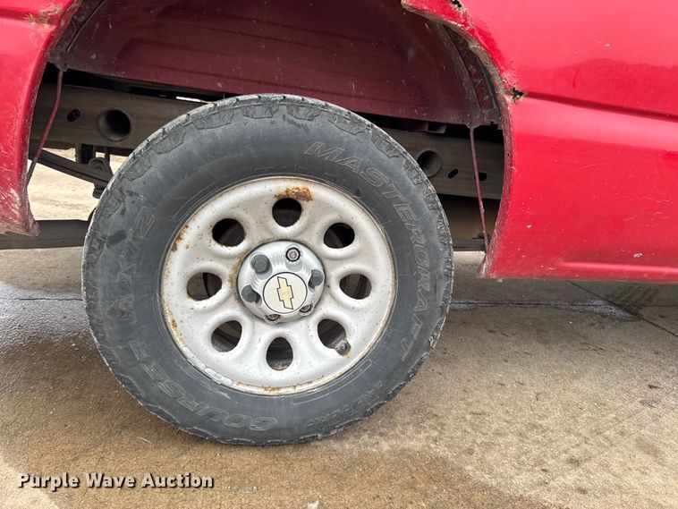 image for item EA2113 2006 Chevrolet Silverado 1500 pickup truck