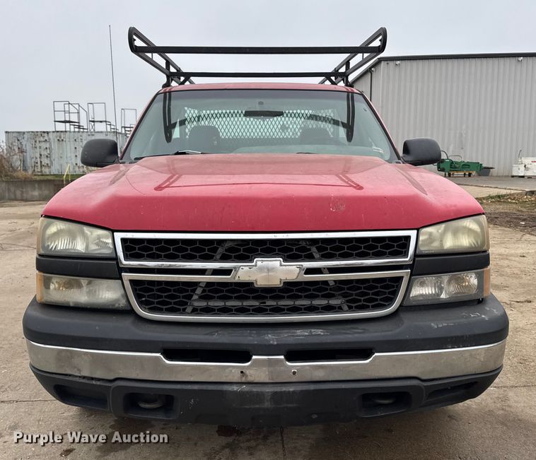 image for item EA2115 2006 Chevrolet Silverado 1500 pickup truck
