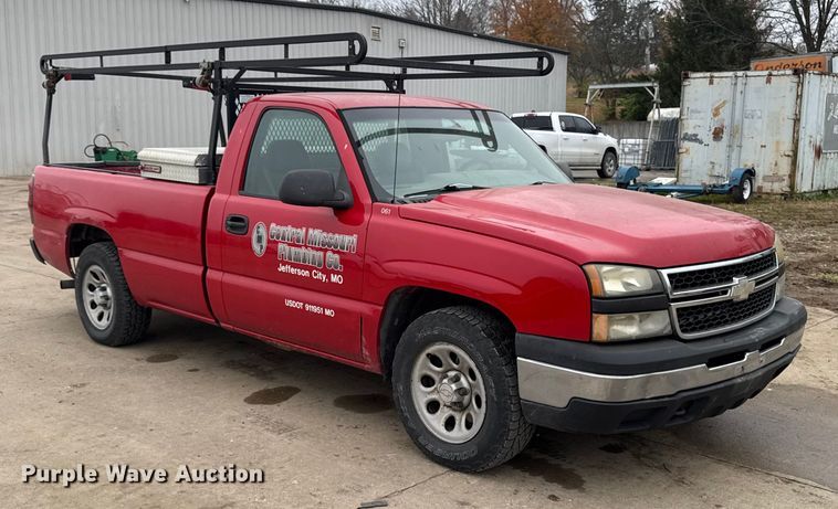 image for item EA2115 2006 Chevrolet Silverado 1500 pickup truck