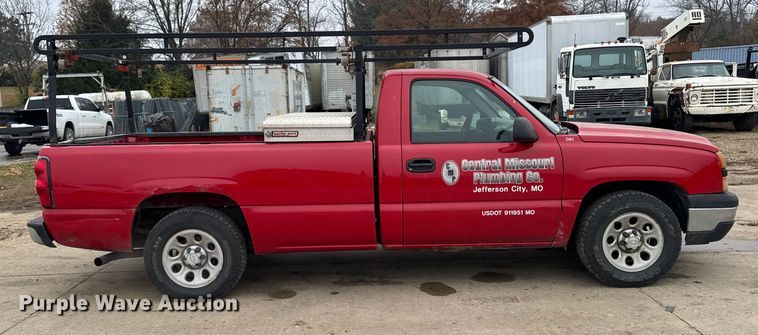 image for item EA2115 2006 Chevrolet Silverado 1500 pickup truck