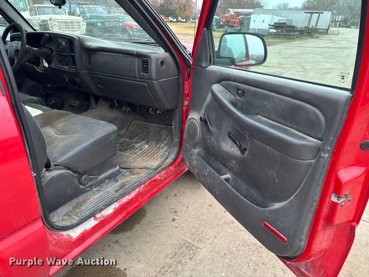 image for item EA2115 2006 Chevrolet Silverado 1500 pickup truck