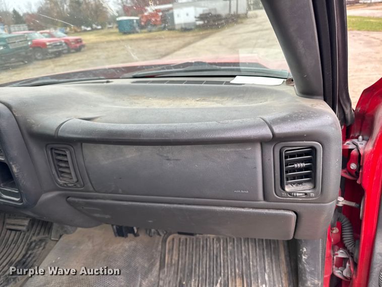 image for item EA2115 2006 Chevrolet Silverado 1500 pickup truck