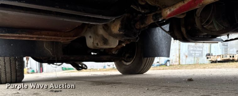 image for item EA2118 1990 International F2574 vacuum truck