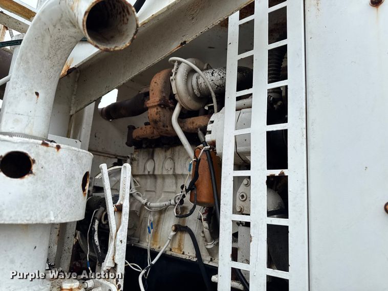 image for item EA2118 1990 International F2574 vacuum truck