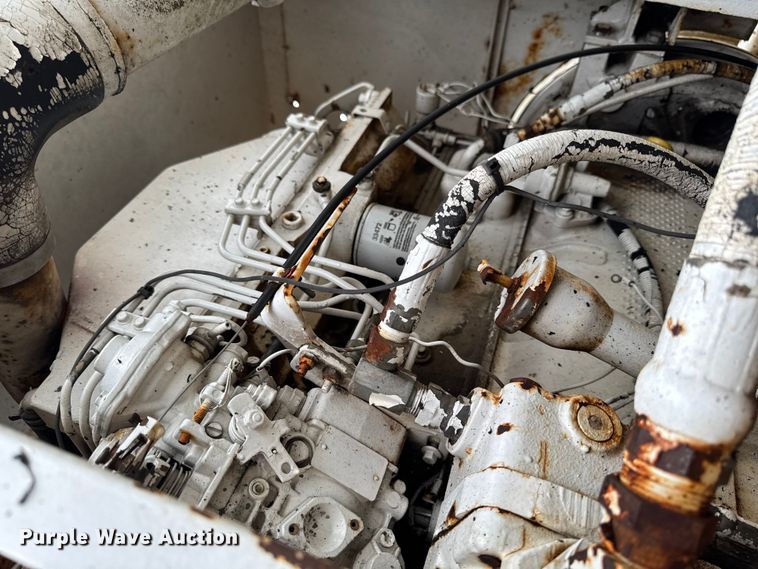 image for item EA2118 1990 International F2574 vacuum truck