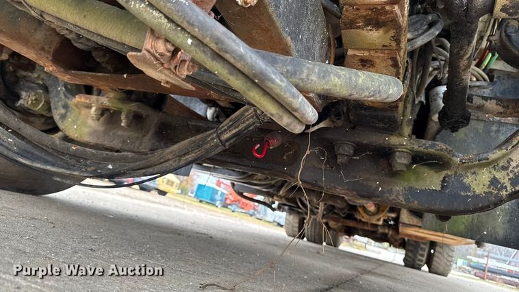 image for item EA2118 1990 International F2574 vacuum truck