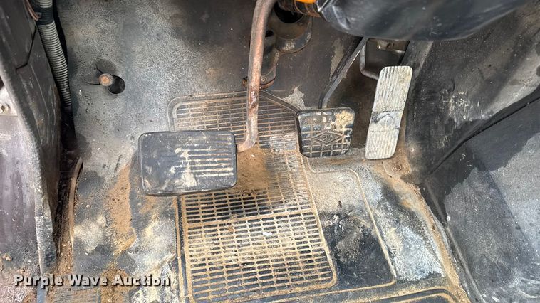 image for item EA2118 1990 International F2574 vacuum truck