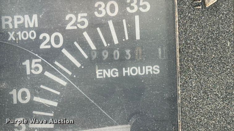 image for item EA2118 1990 International F2574 vacuum truck