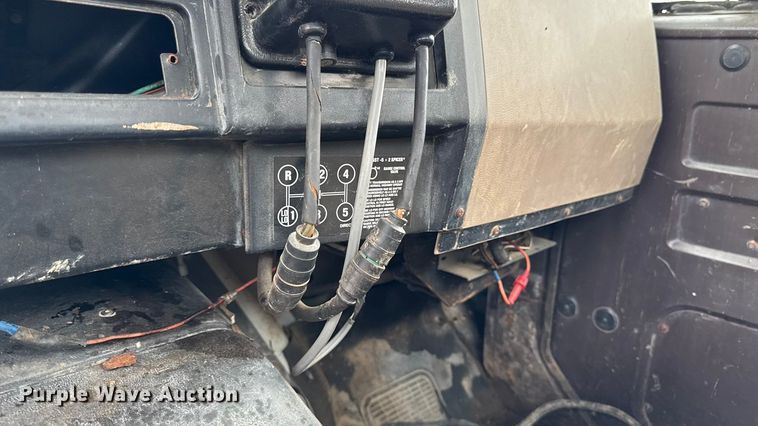 image for item EA2118 1990 International F2574 vacuum truck