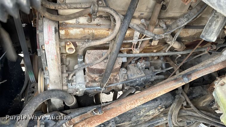 image for item EA2118 1990 International F2574 vacuum truck