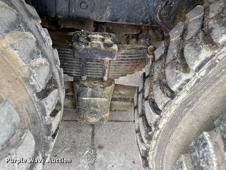 image for item EA2118 1990 International F2574 vacuum truck