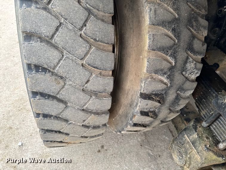 image for item EA2118 1990 International F2574 vacuum truck