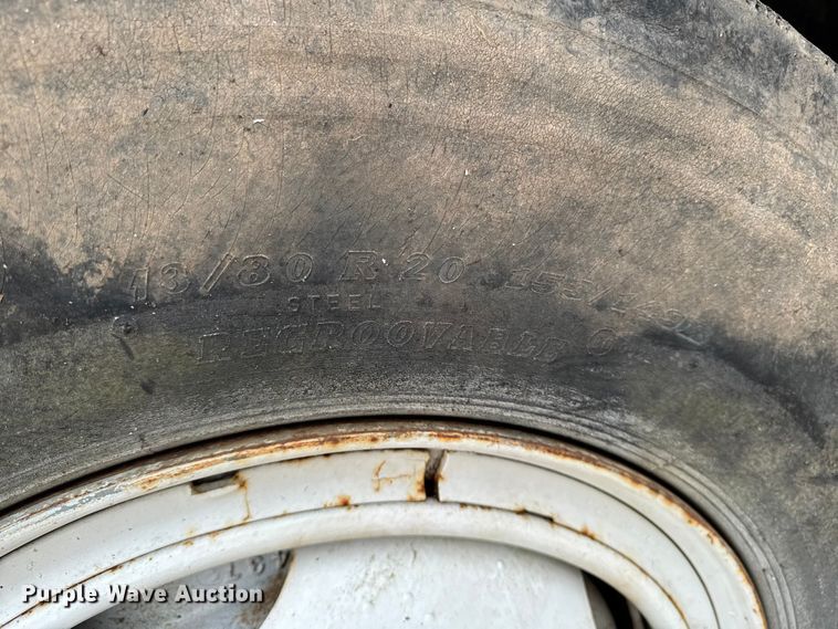 image for item EA2118 1990 International F2574 vacuum truck