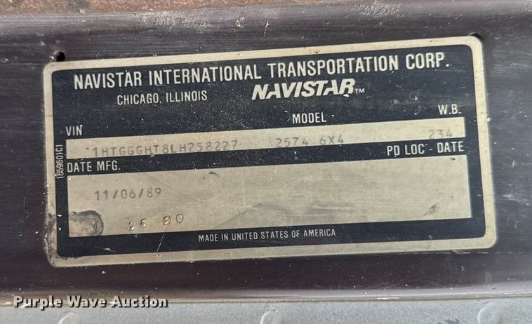 image for item EA2118 1990 International F2574 vacuum truck