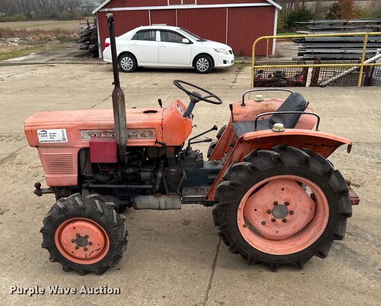 image for item EA2121 Kubota MFWD tractor
