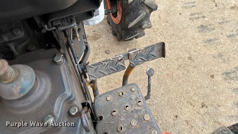 image for item EA2121 Kubota MFWD tractor