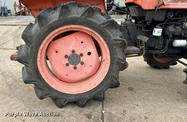 image for item EA2121 Kubota MFWD tractor